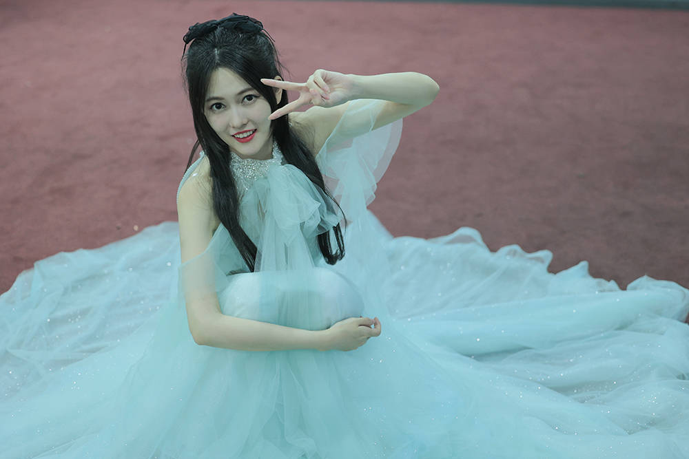 snh48总选后台的特邀mc陆婷玉是谁对甜妹心动了