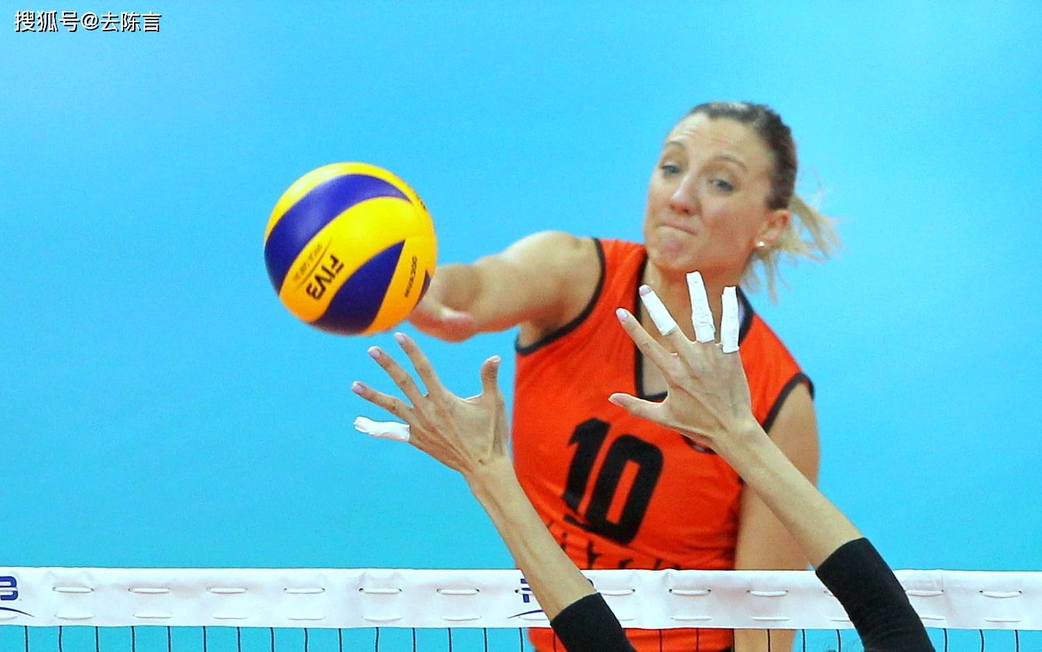 一个善举折射出女排明星拉尔森的人格魅力