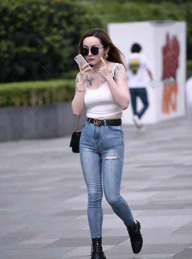 粉色|爱美不是年轻女孩的专属，中年女人选对穿搭，一样可以美丽时尚