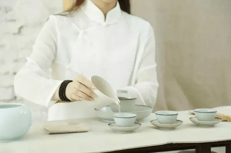 沸水|女性喝茶好处多，但要喝对才养生