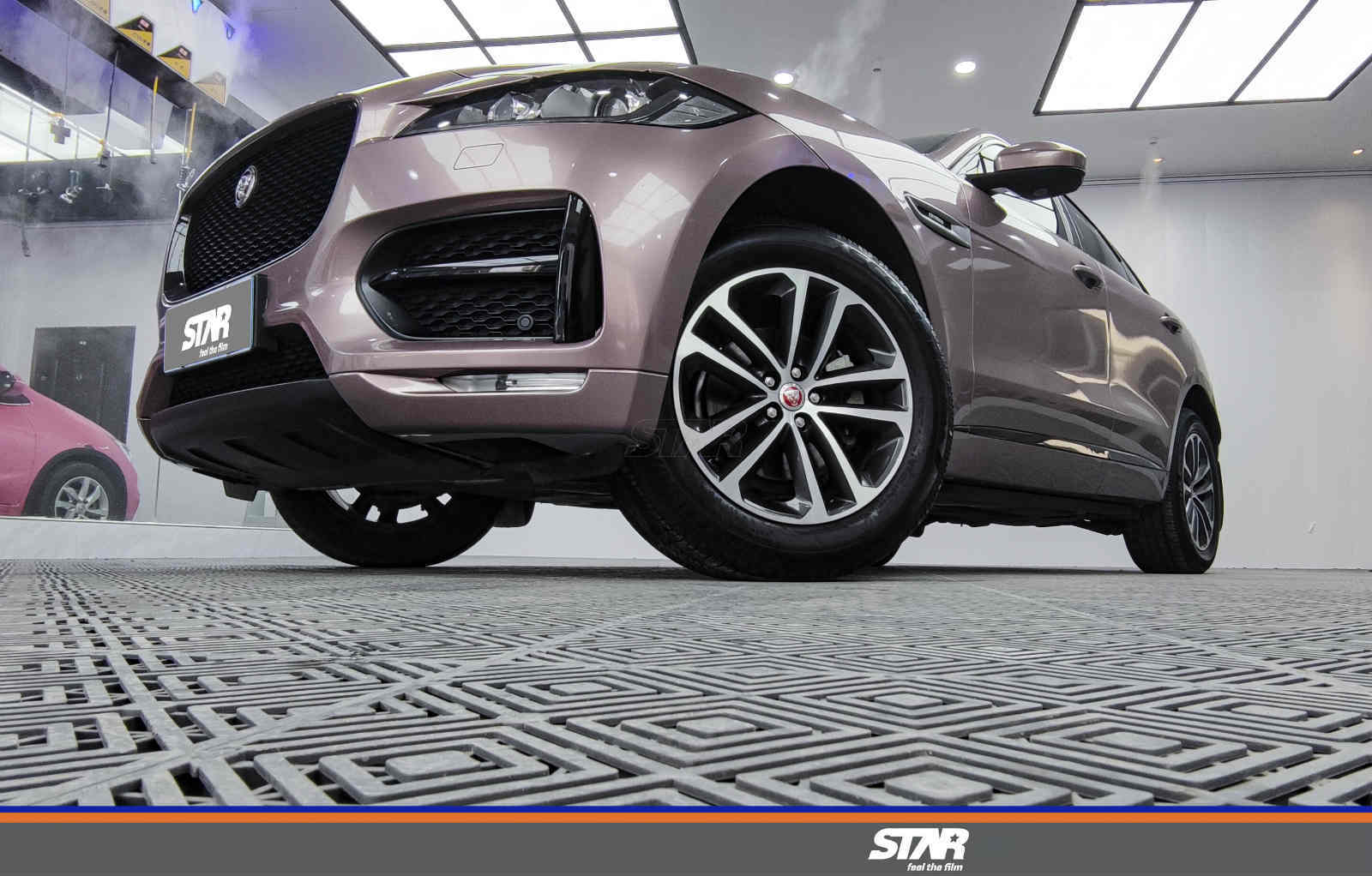 江苏捷豹fpace改色贴膜冰霉粉车身换色专属少女粉