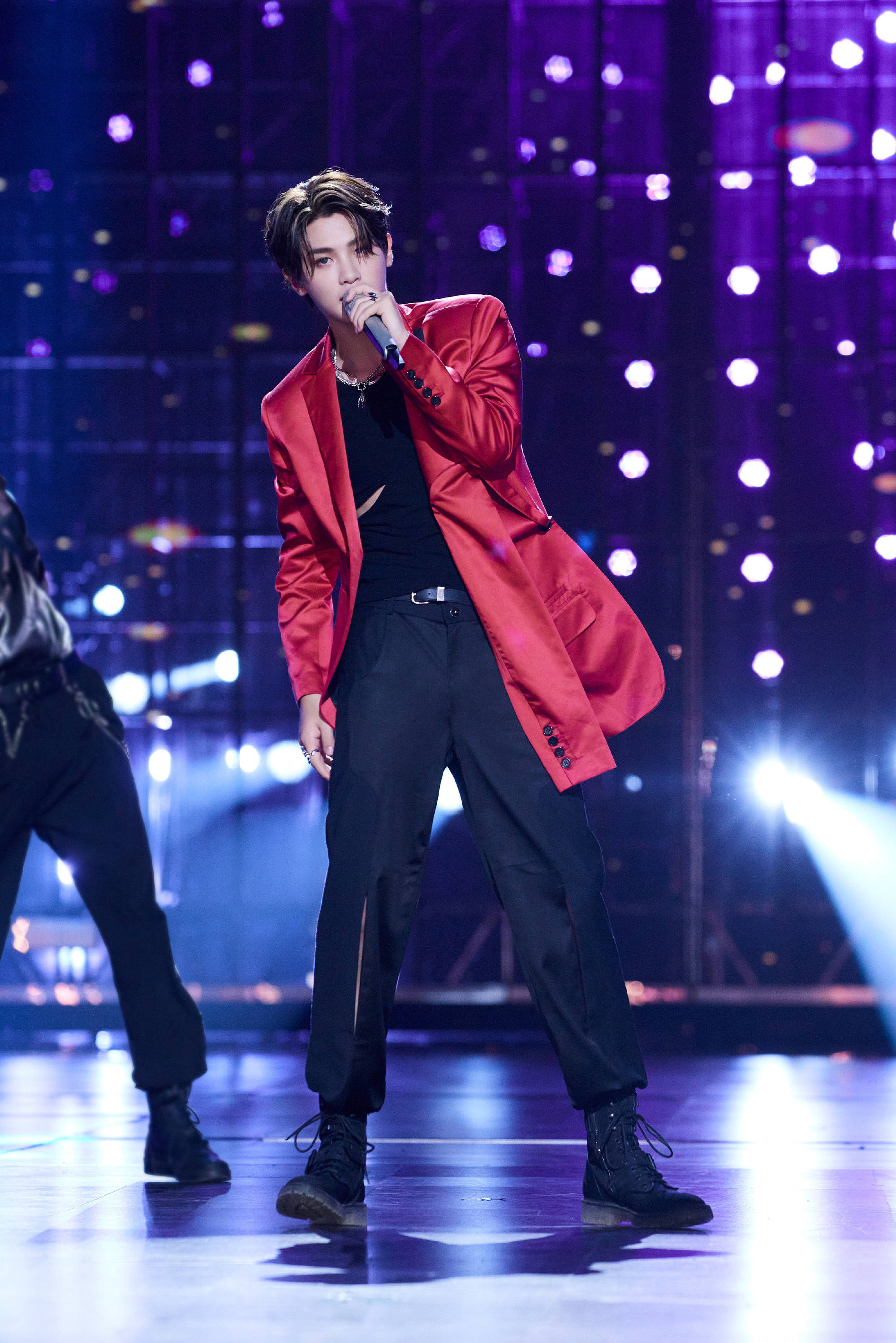 一身|江苏五龙——黄明昊的日常穿搭，小朋友却男友力爆棚！