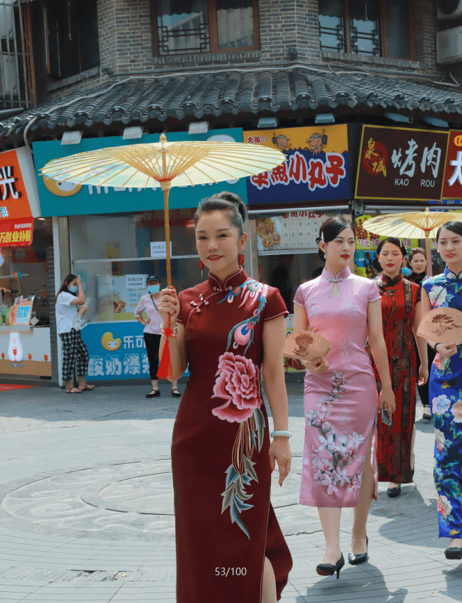 摄影|济南宽厚里 “金扣子旗袍秀”秀出柔情与风韵