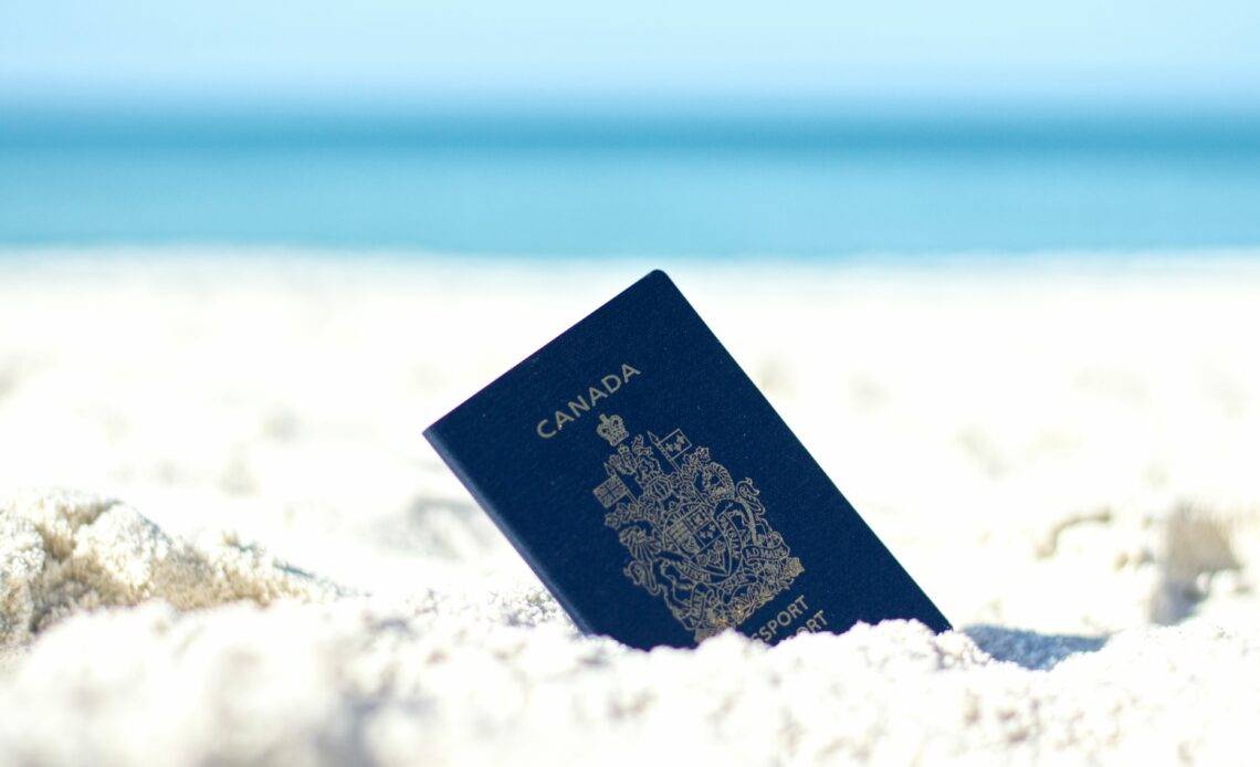 加拿大永久居民枫叶卡申请和续卡必知常识