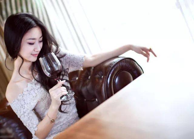 爱美|没事多喝一杯桑葚酒，5个好处不请自来，很多人却不知道