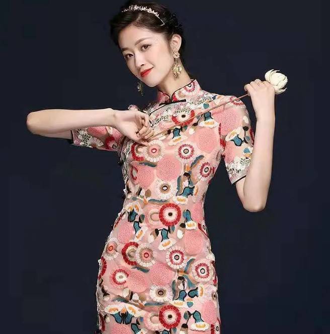 美国|法国女人有口红,美国女人有钻石,我们中国女人有优雅的旗袍!