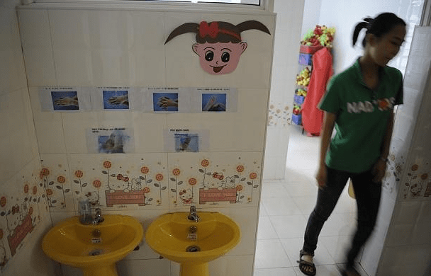 现实|为什么大多幼儿园厕所不分男女？老师给出三个理由，后两种很现实