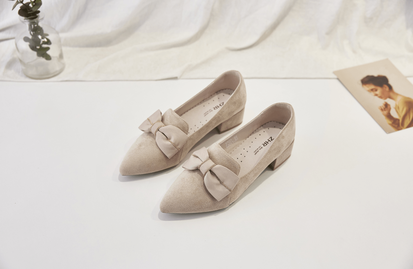 黑色|切换多种身份，玩转尖头单鞋的人间烟火穿搭