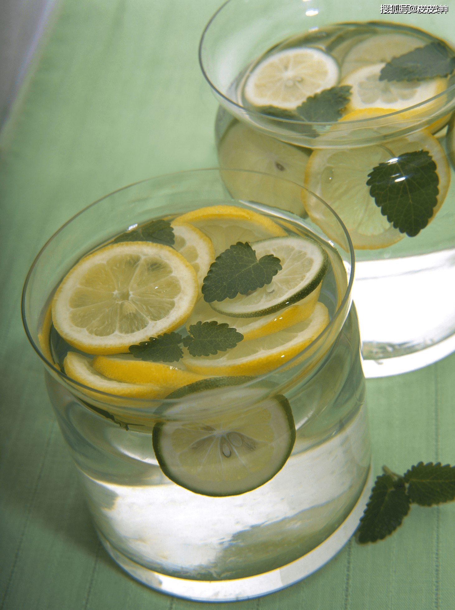 每天喝一杯柠檬水就能有效美白吗?蚂蚁庄园最新答案