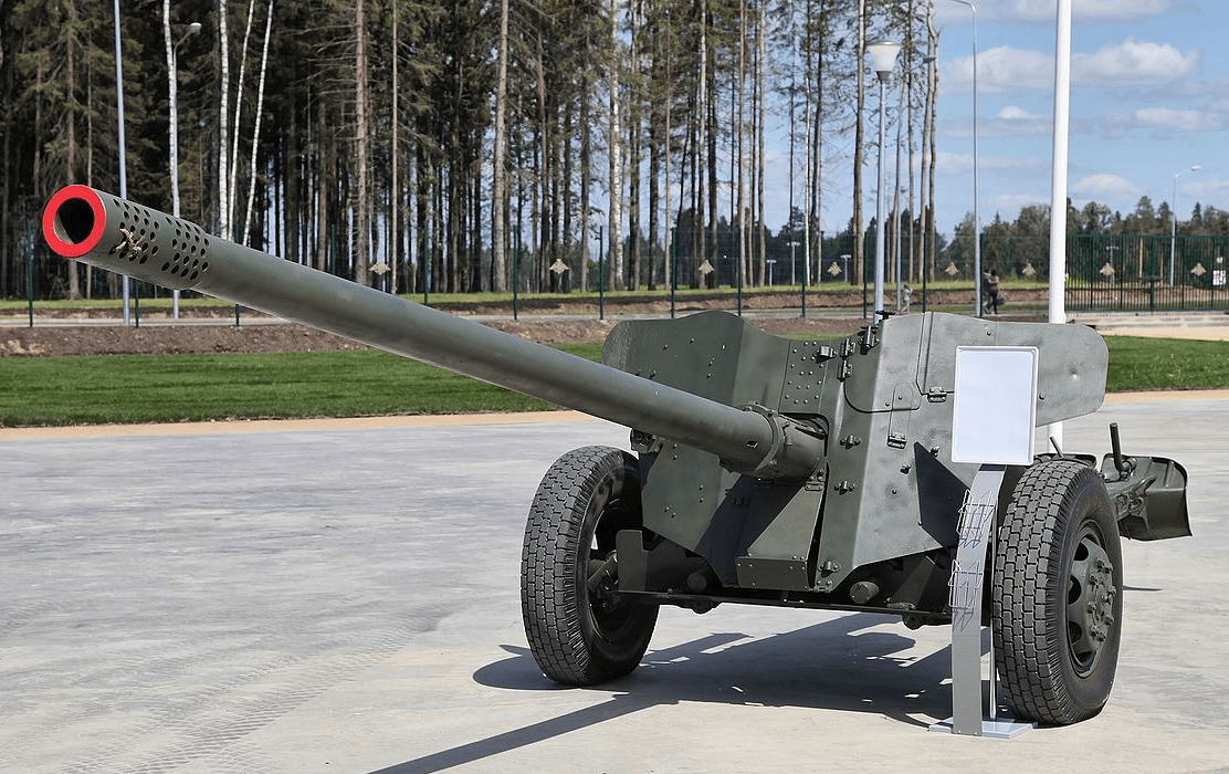 苏联100mm滑膛炮图片