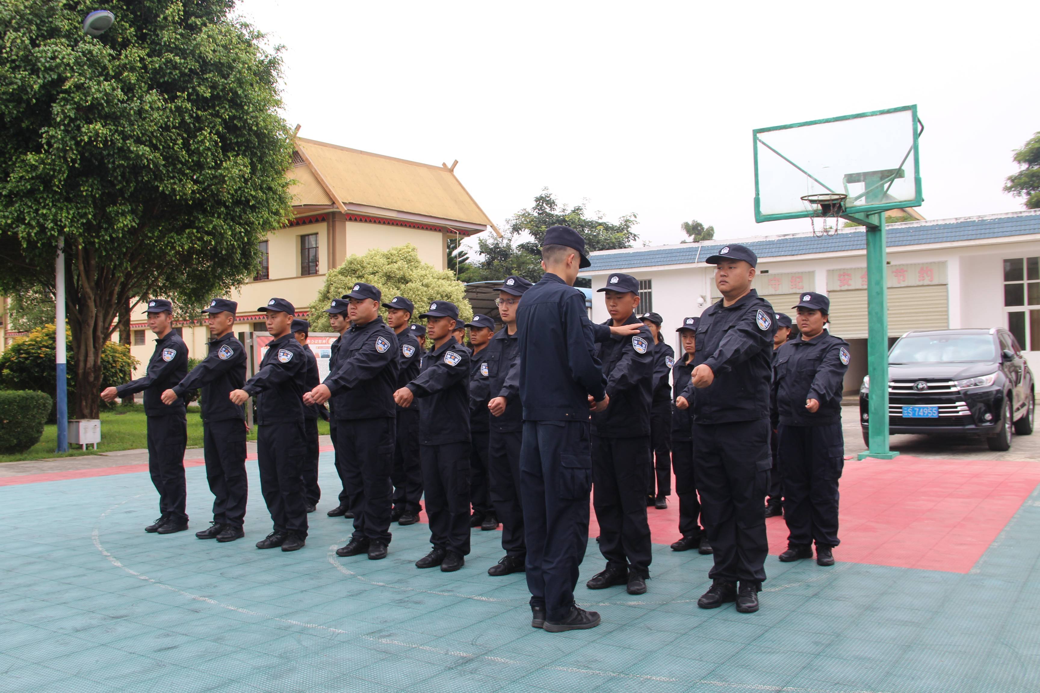 严把入警关训练出精兵清水河站扎实开展新招录专职辅警岗前培训工作
