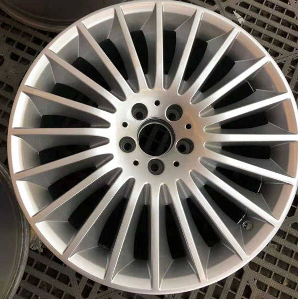 奔驰s500轮毂失圆修复翻新