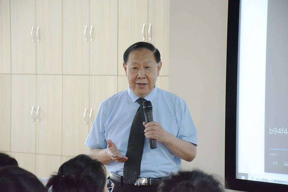 智慧医养新技术学院王维平率领团队为广州一家依养老服务有限公司护士