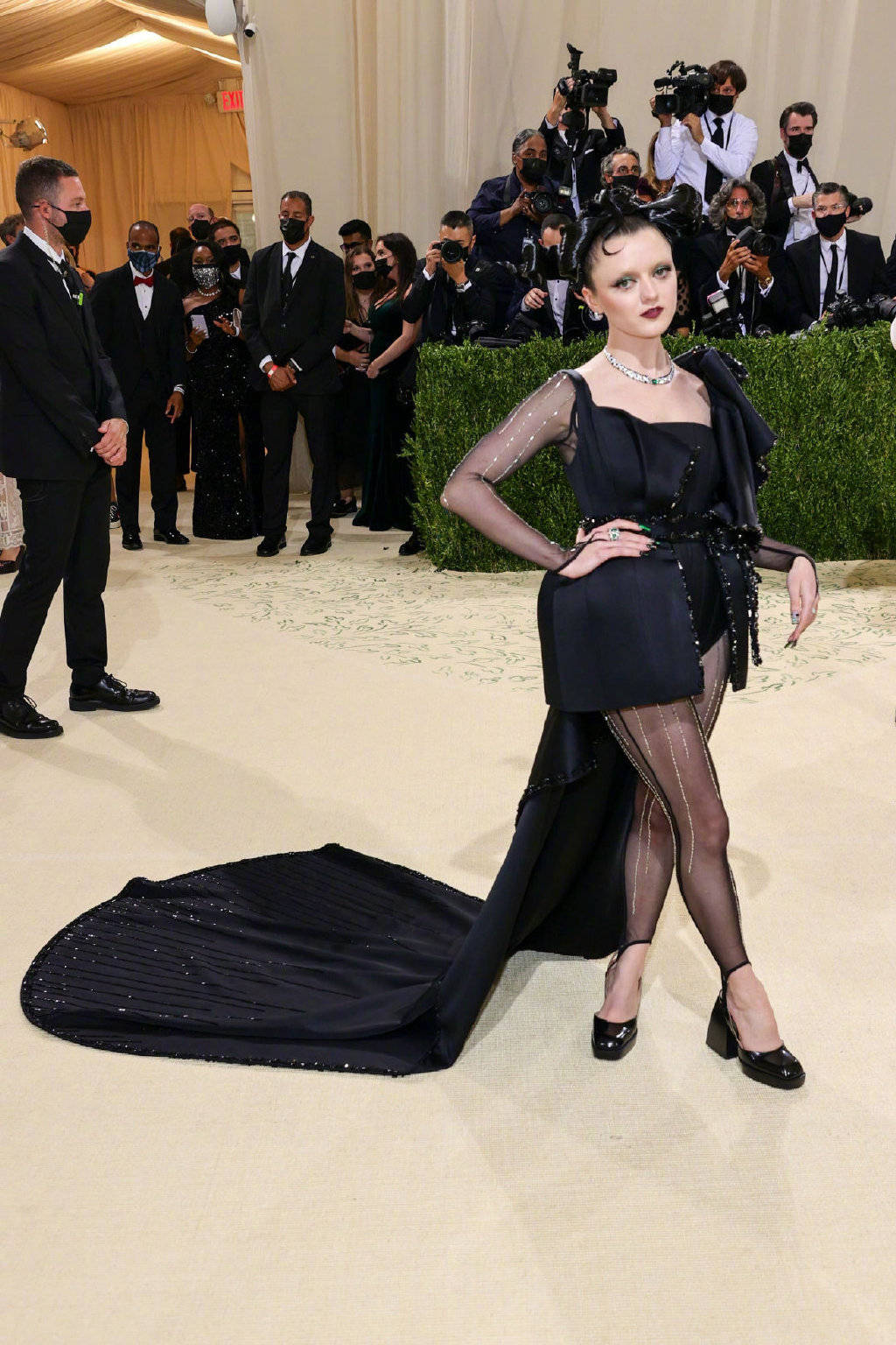 麦茜·威廉姆斯出席metgala 暗黑哥特装扮搞怪独特