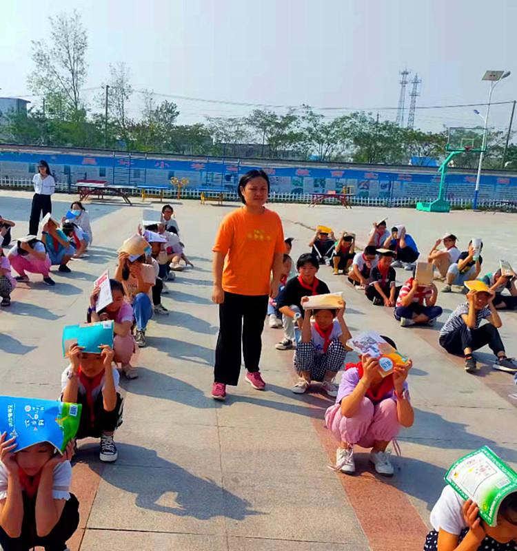 定远县吴圩镇吴圩小学开展防震减灾逃生演练活动