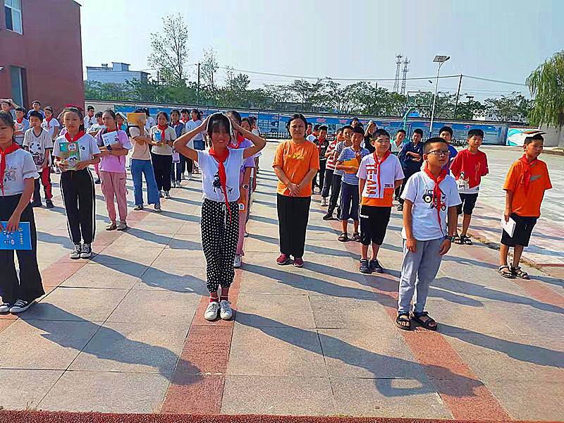 定远县吴圩镇吴圩小学开展防震减灾逃生演练活动