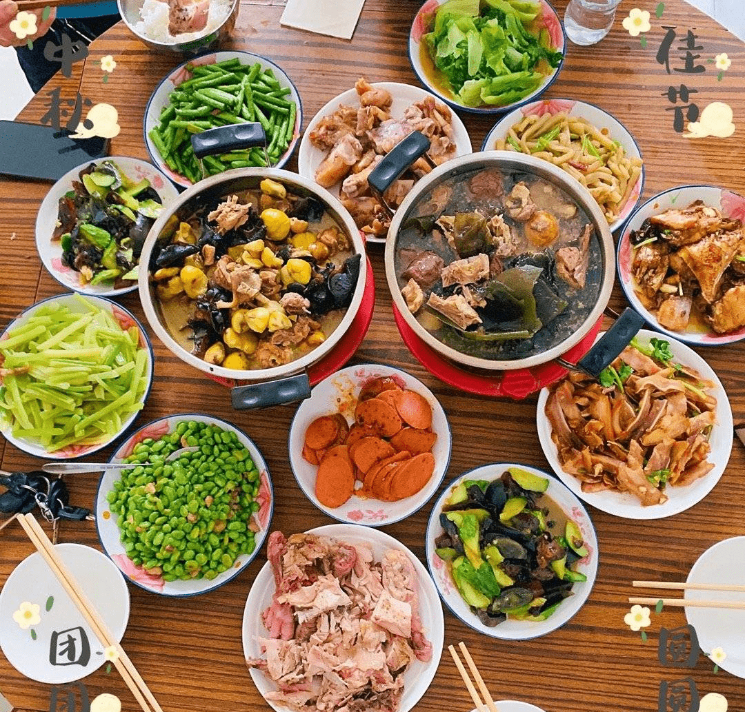 朋友圈曬8家中秋家宴，家家溫馨有亮點，網友：過節就要有儀式感 熱愛美食 第2张