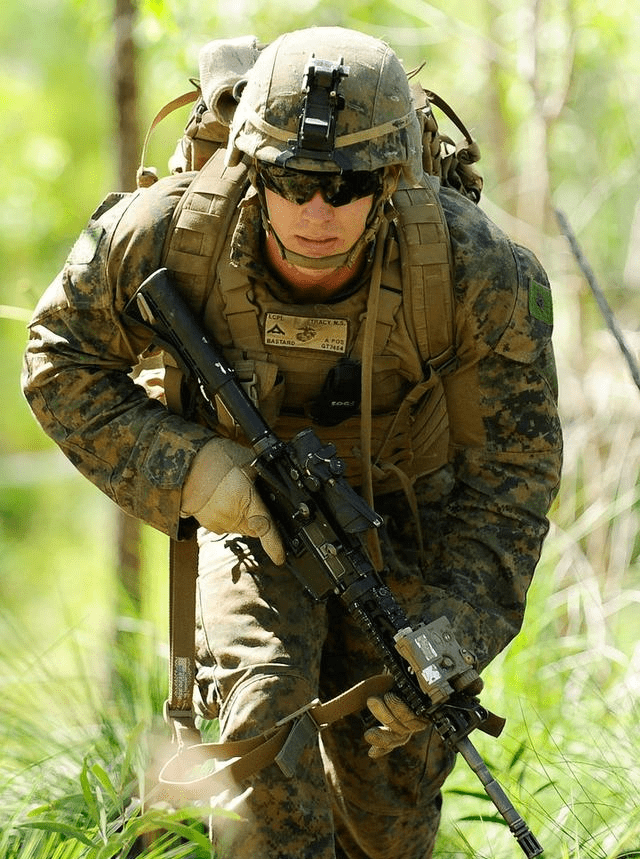 德国军火制造商出品:hk m27自动步枪