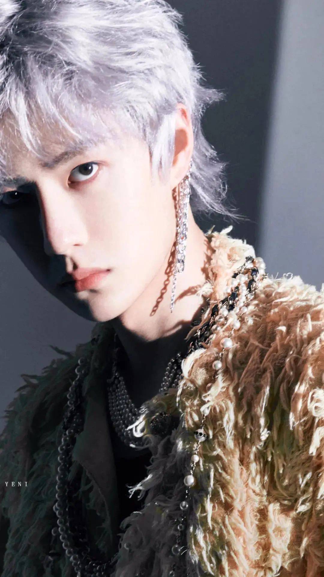 爱豆壁纸王一博