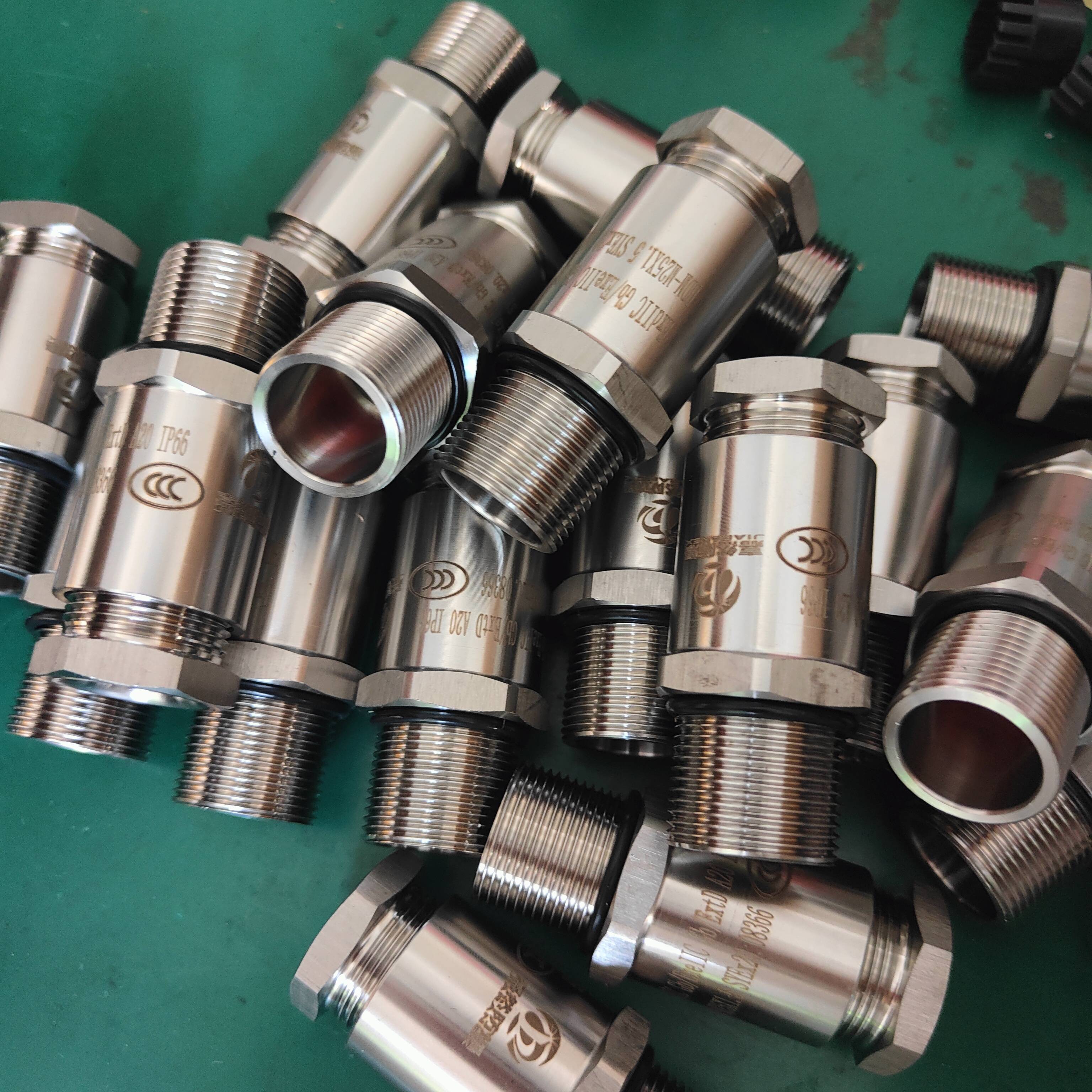 防爆电缆夹紧密封接头的分类