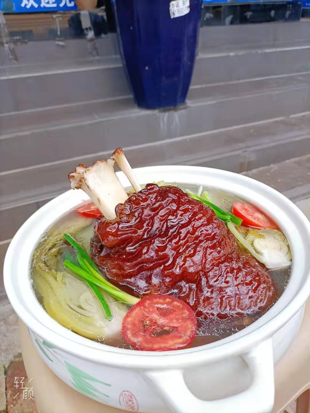 日产蹄膀3000只贵州巧丫食品今日开工生产