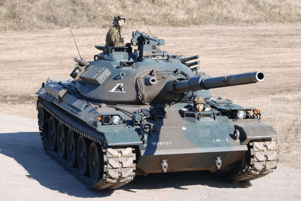 别挡道——74式坦克的纵横之旅