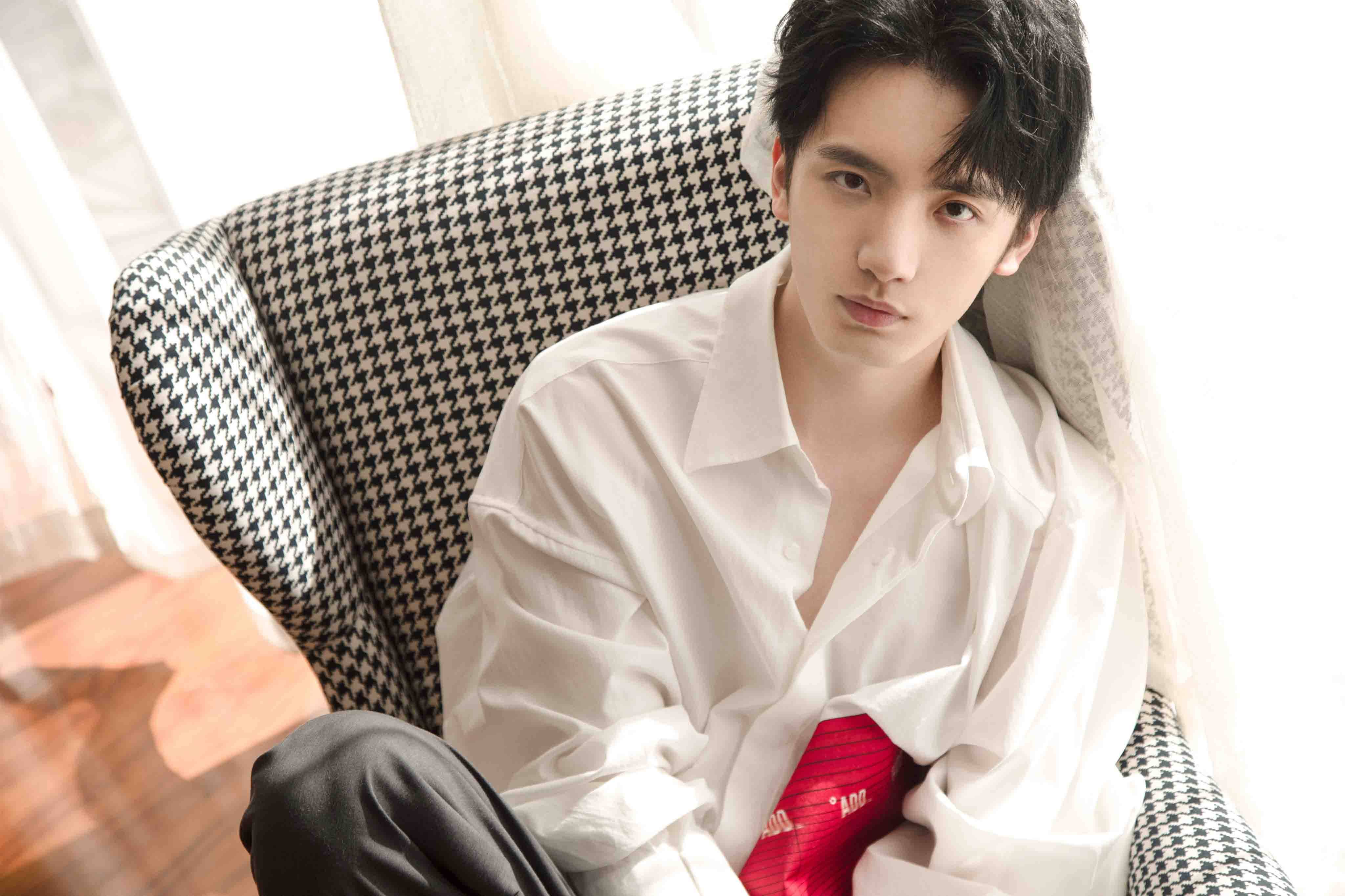 谷蓝帝2021全新ep《亿万星球都不及你这颗尘埃耀眼》10月15日上线