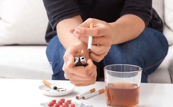 功能|甲状腺专家景录先分享:患甲状腺癌的人,常有5个共同点,若你符合要尽早改正