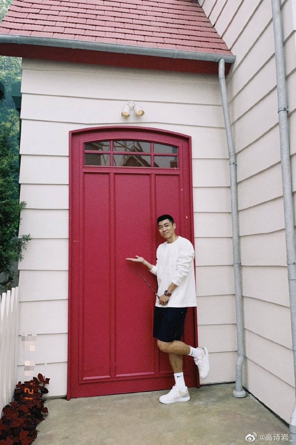 组图:难得的假期 高诗岩晒北京环球影城游玩照