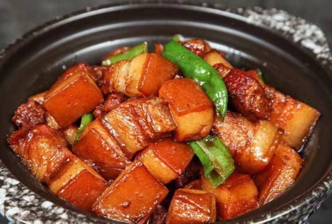 红烧肉怎么做的软烂不油腻正宗 eb796f4b9000494791e7e2bebf74cda0.jpeg