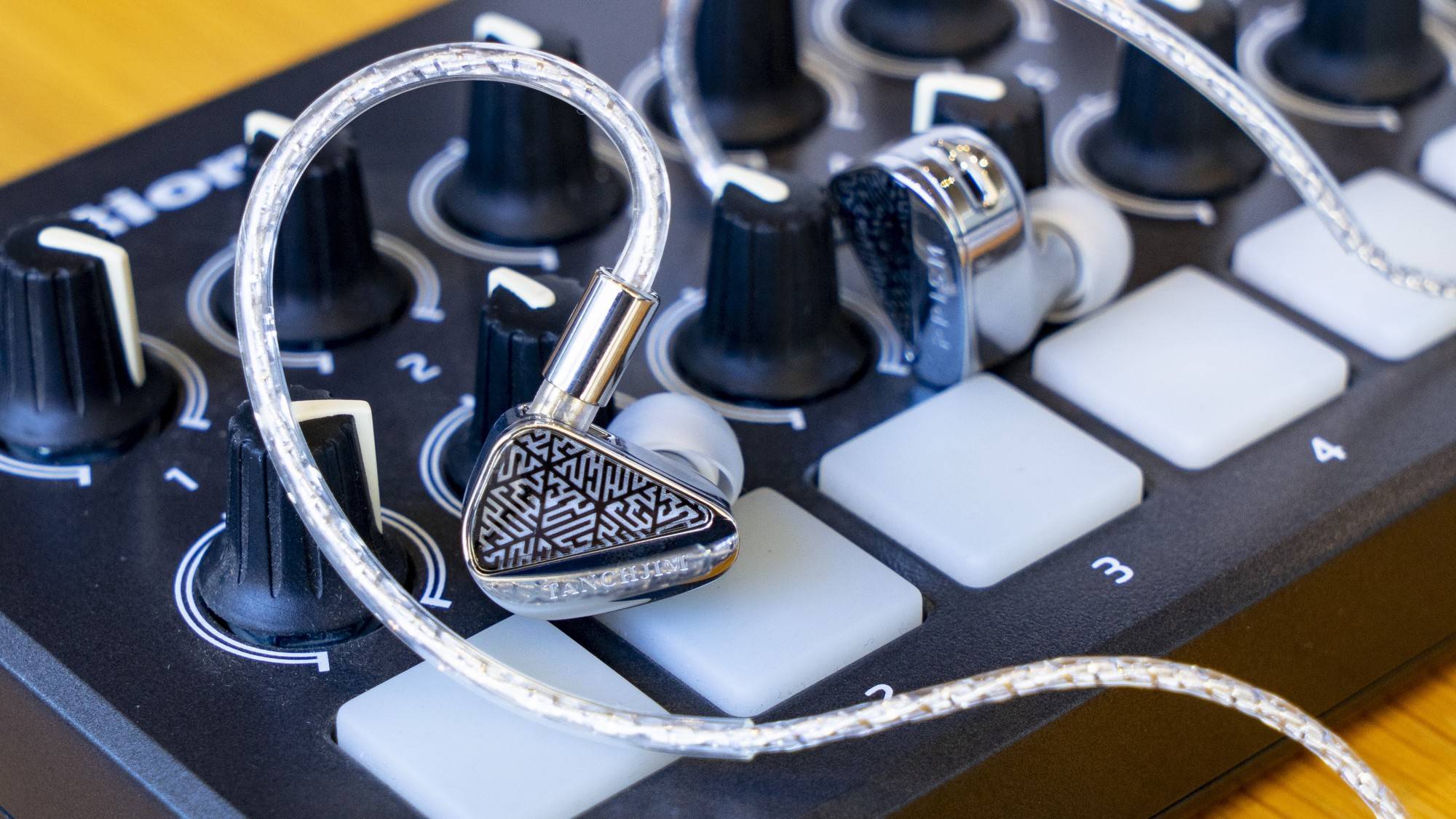 天使吉米prism耳机上手玩:脱俗气质无法抗拒