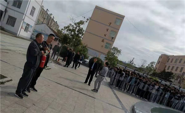 盱眙县明祖陵中学开展消防安全演练活动