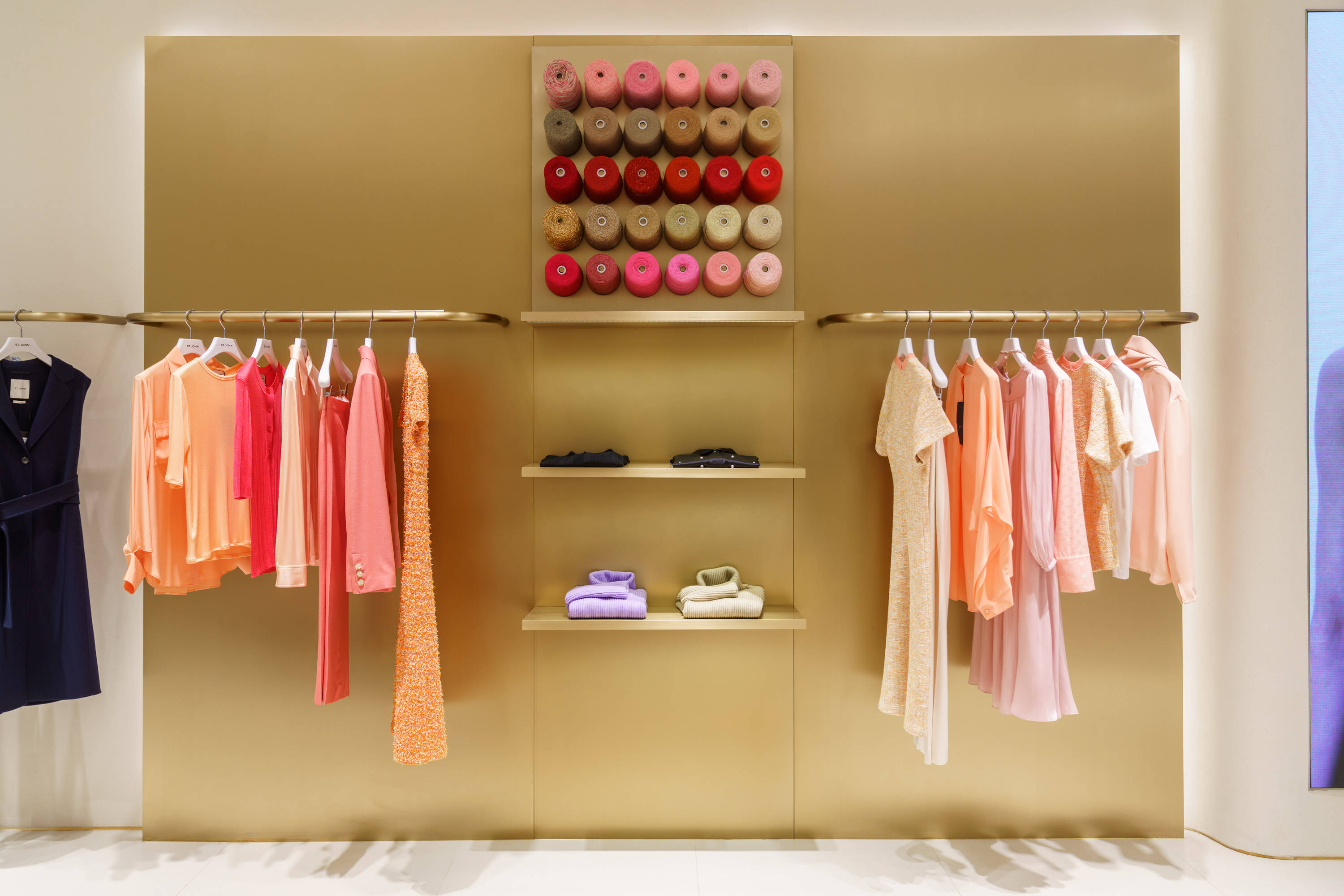 花呢 ST. JOHN上海外滩金融中心BFC精品店重装揭幕