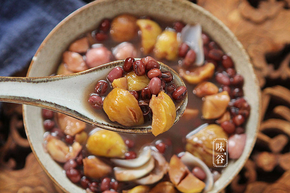 栗子|秋天，餐桌四宝不能少，煮成糖水特美味，滋补暖身，每次必吃精光