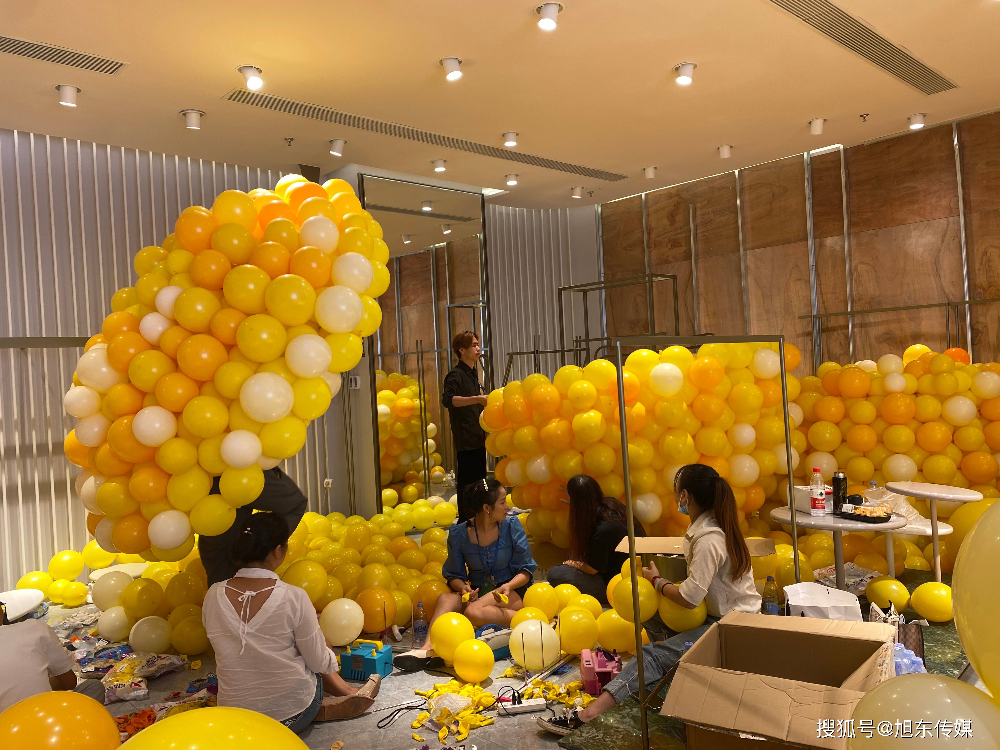 星河3周年庆典气球布置 深圳商业气球布置团队气球美陈气球氛围布置