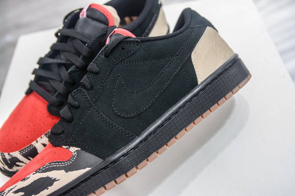 鞋舌 乔丹迈阿密联名 Air Jordan 1 Carnivore x SoleFly 食肉动物黑红虎纹低帮板鞋