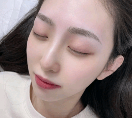 人群20+的年纪不纹眉,更待何时?|IIY