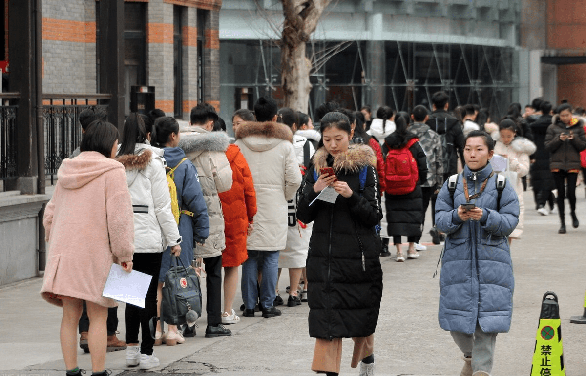 薪酬 【艺考指南】服装模特专业身材要求是什么？毕业薪资待遇怎么样？