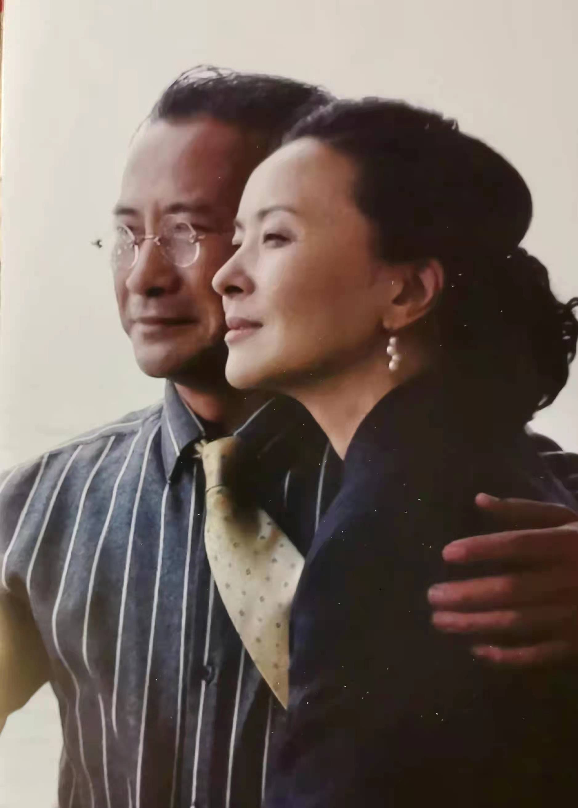 演员由立平忆周洁我以为世界还很遥远