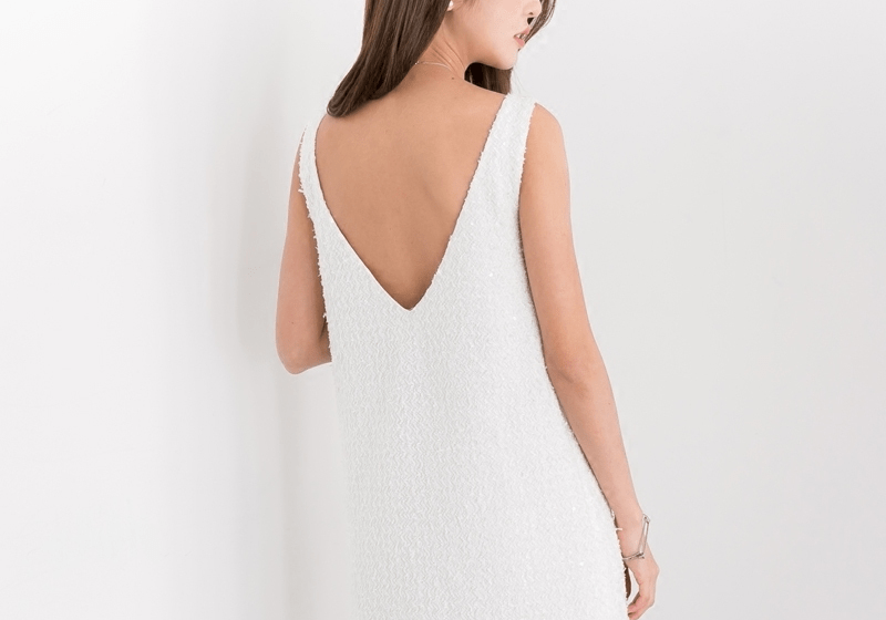 美中 让裸背连衣裙，配上冷艳的你