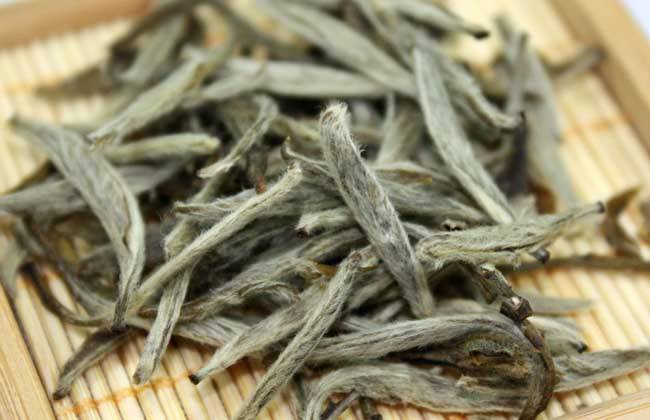 白毫|白毫银针是顶级白茶吗?怎么冲泡才好喝?