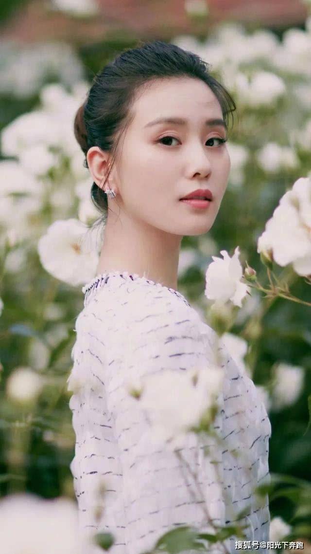 唇膏皙活：只需4个步骤，让你轻松打造氛围感十足的韩系淡颜妆！