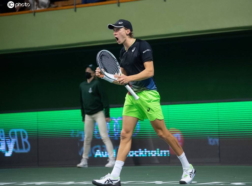 21年atp斯德哥尔摩公开赛男单首轮马丁内斯获胜