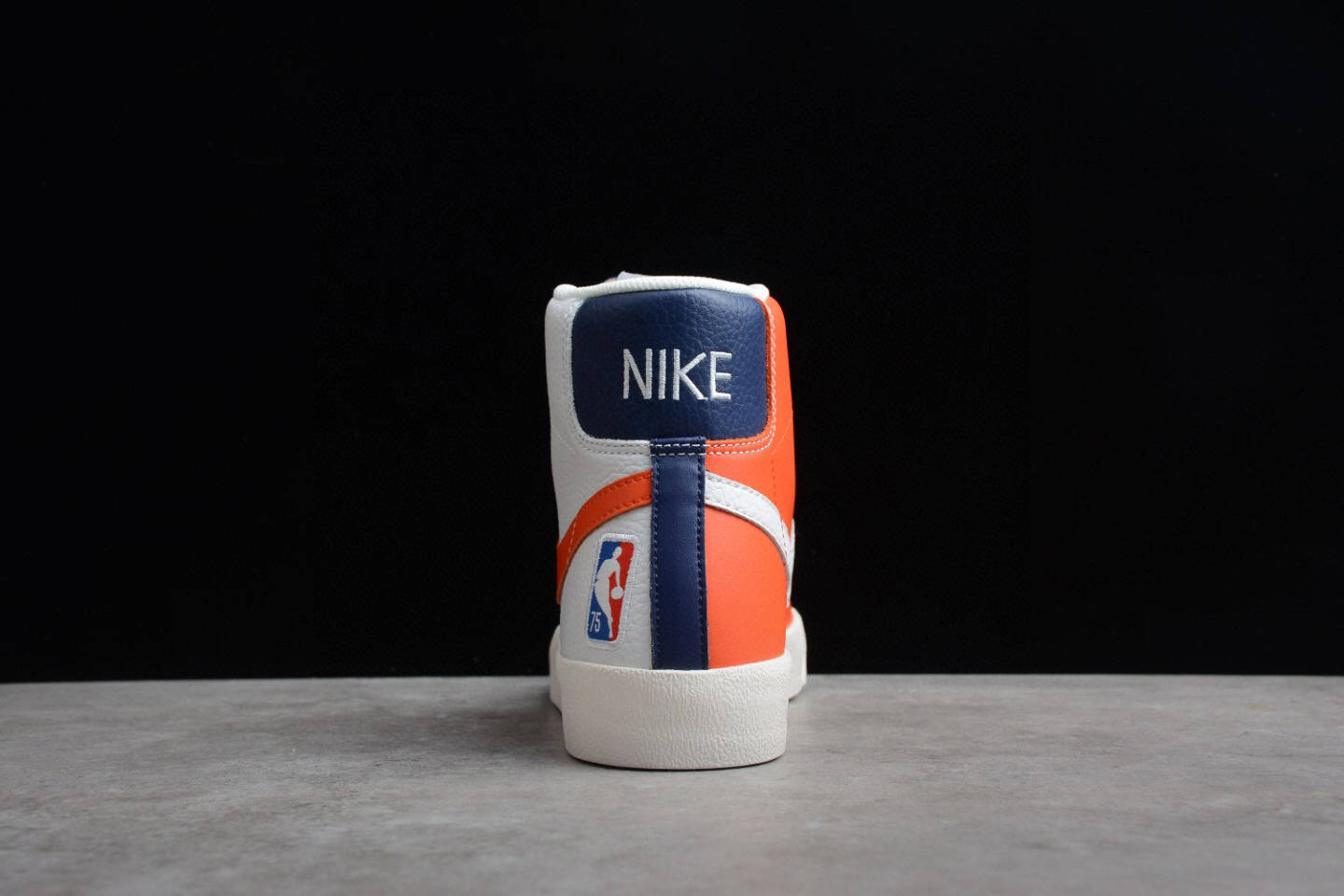 Nike 耐克 Nike Blazer Mid 联名 NBA 75周年白蓝橙尼克斯高帮板鞋