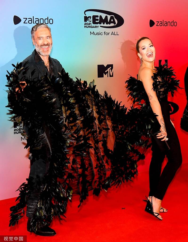 温妮·哈洛(winnie harlow),瑞塔·奥拉(rita ora),艾德·希兰(ed