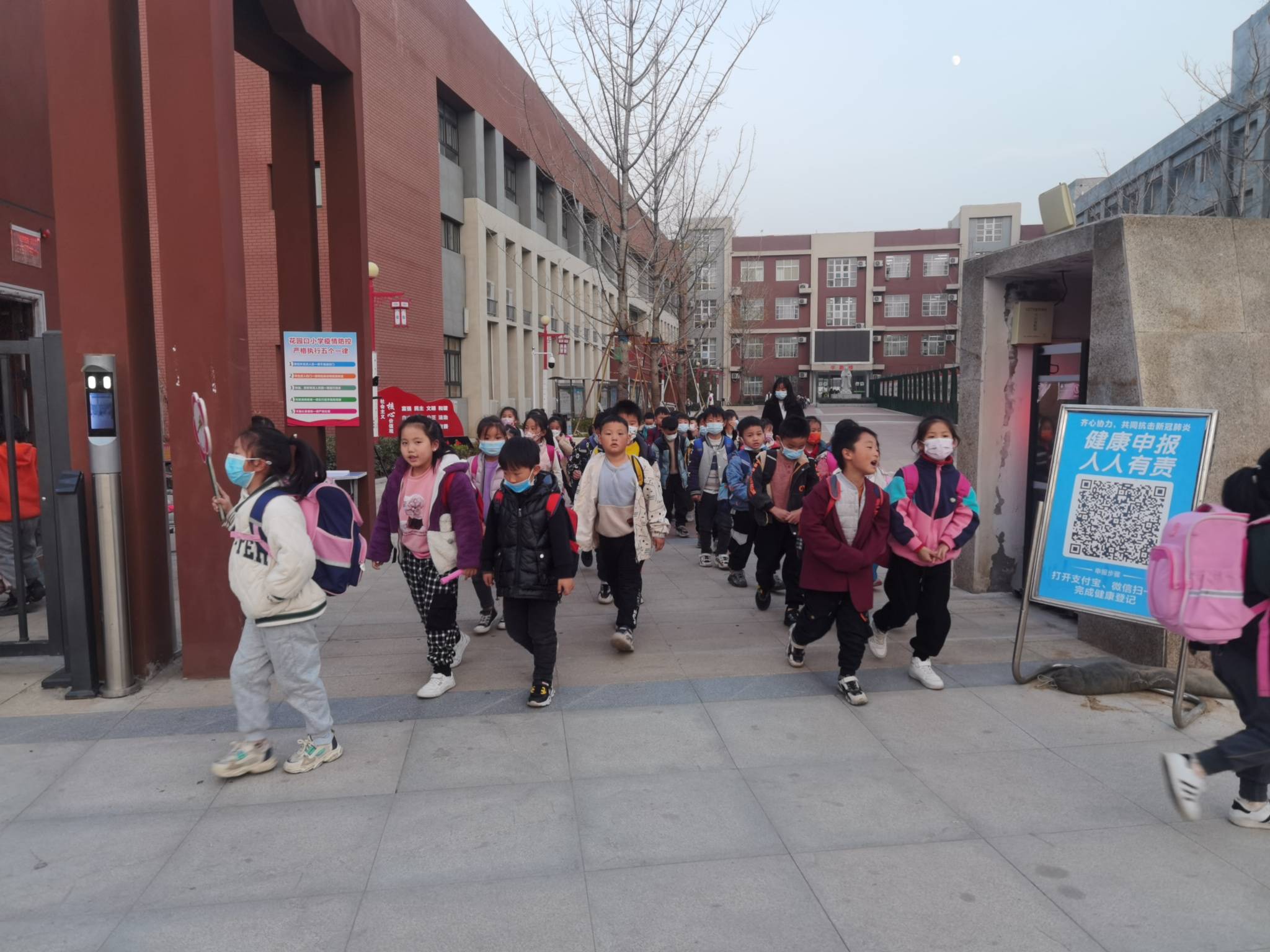 路队也是风景线