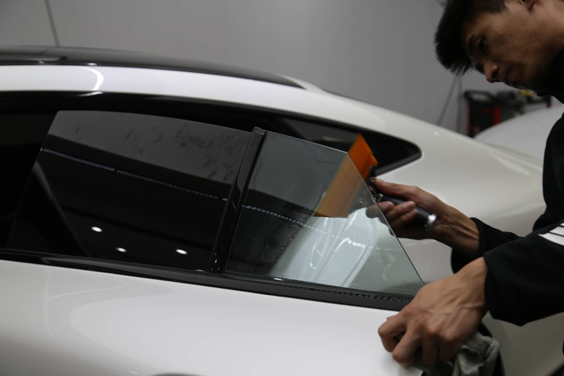 奔驰gt50济南欧瑟全车装贴xpel隐形车衣汽车保护膜 黑武士窗膜