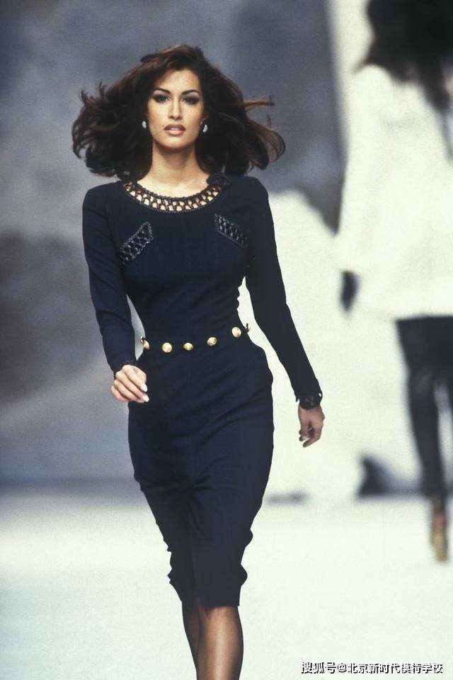 名副其实的腰精| 加拿大超模yasmeen ghauri