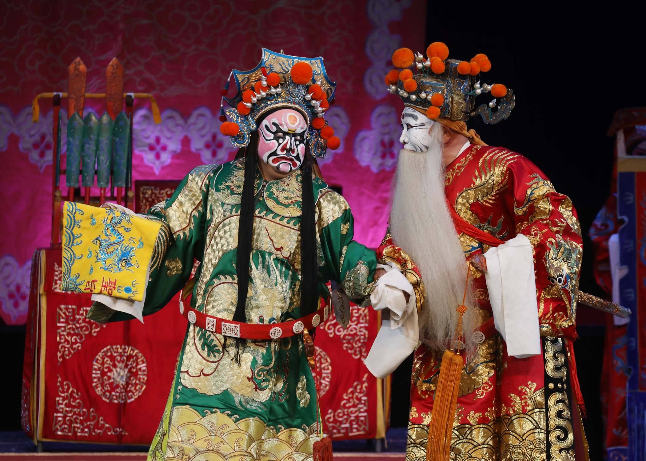 长治市上党梆子剧团上演的剧目闯幽州拉开戏曲驻场演出的序幕