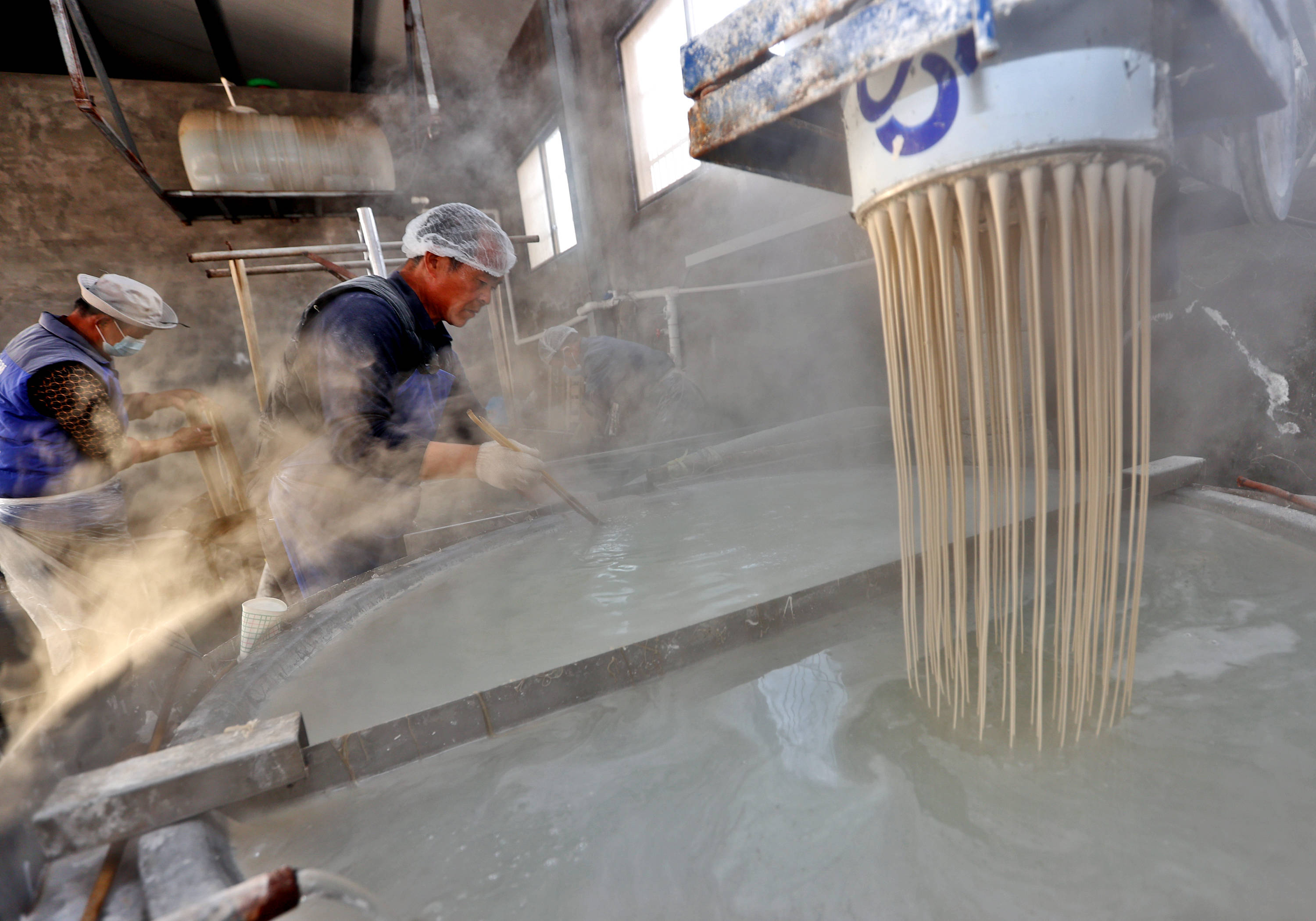 陕西大荔段家镇百年的老字号红薯粉条子成为群众致富的好产业